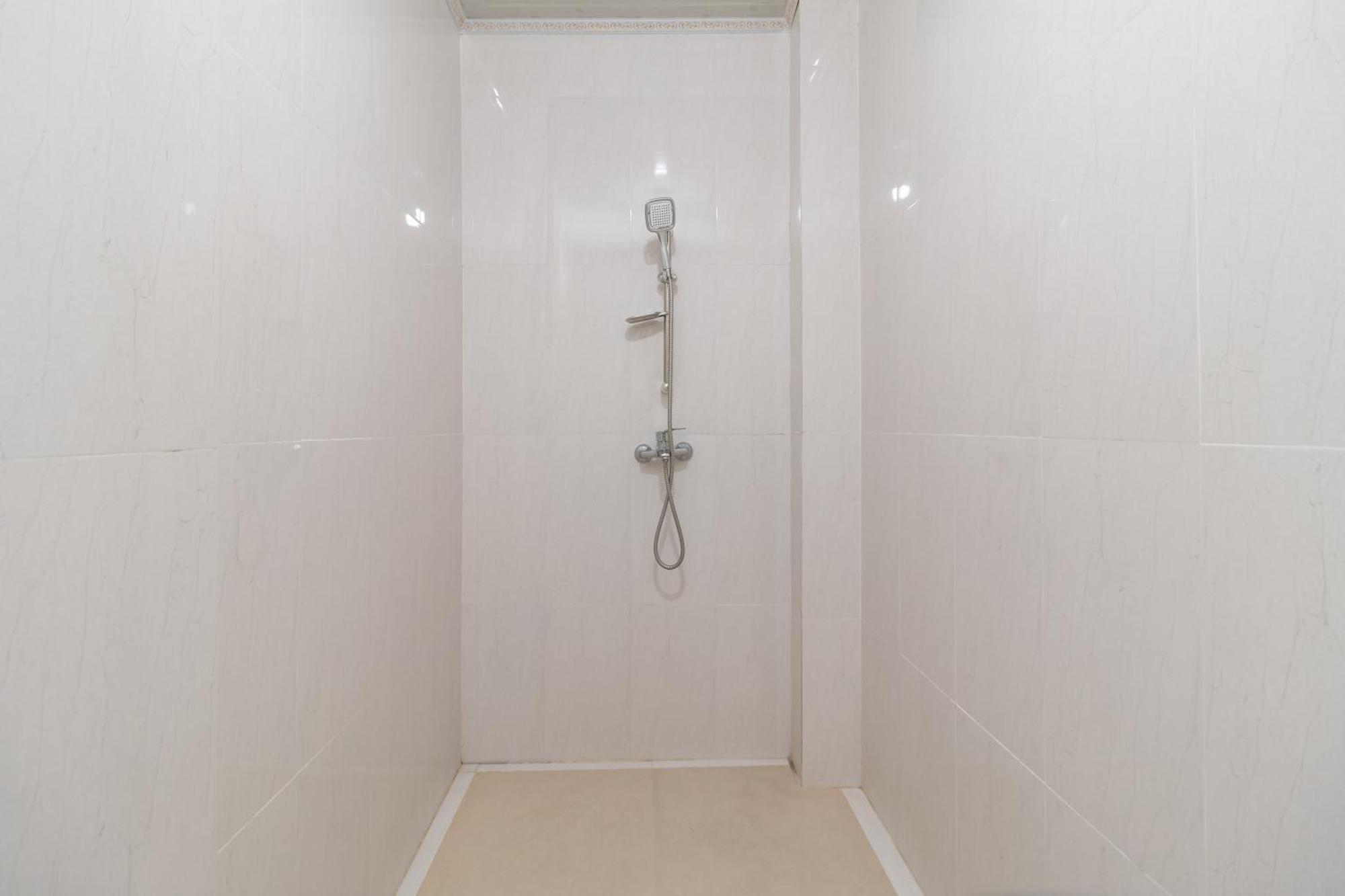 Urbanview Hotel Salsabilah Palembang By Reddoorz Экстерьер фото